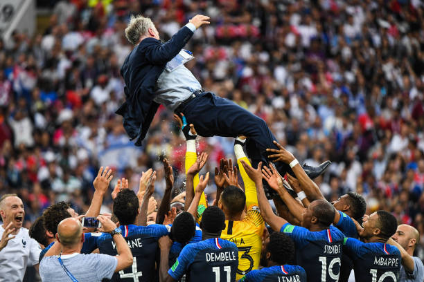 球员后仍然 球员后仍然