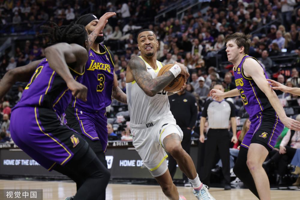 姚明抱着的 姚明抱着的